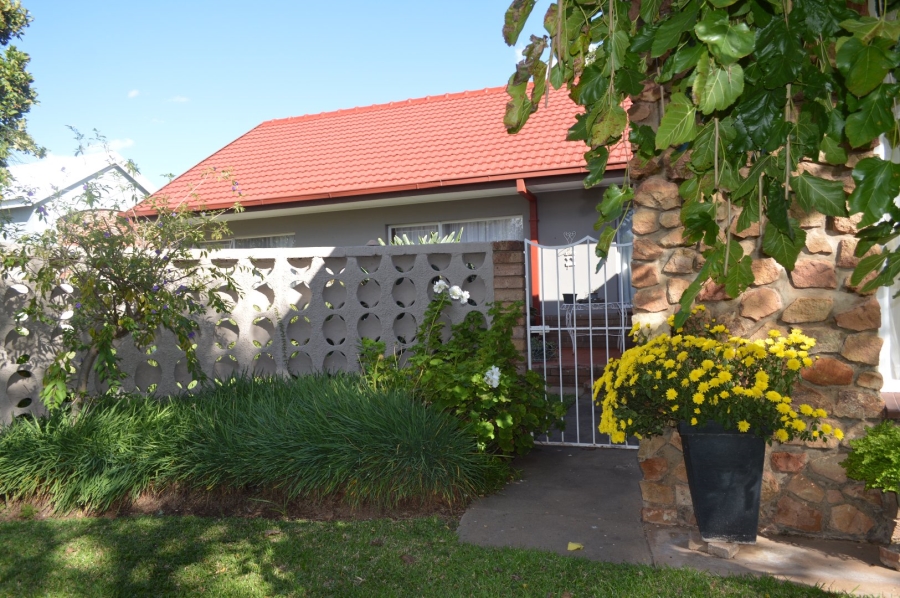 4 Bedroom Property for Sale in La Hoff North West